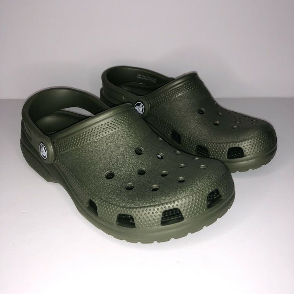 ARMY GREEN CROCS